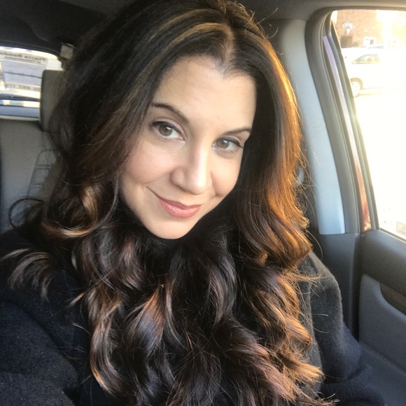 Meet your Posher, Natalie - Picture 2 of 2